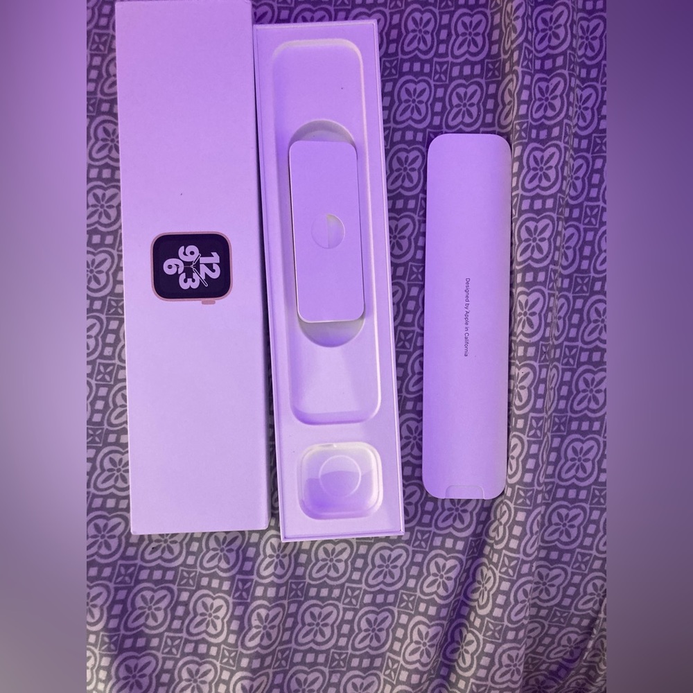 Apple Watch SE Box